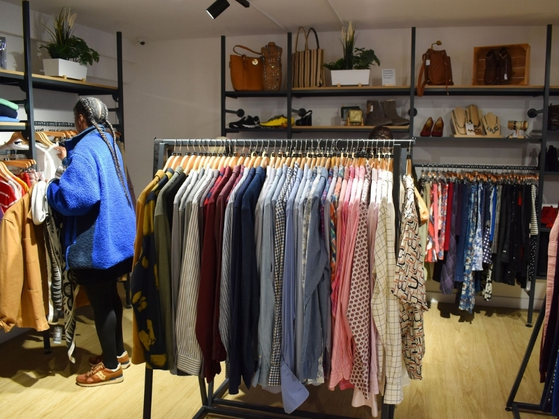 customer-browsing-the-rails-at-our-new-look-baldock-shop